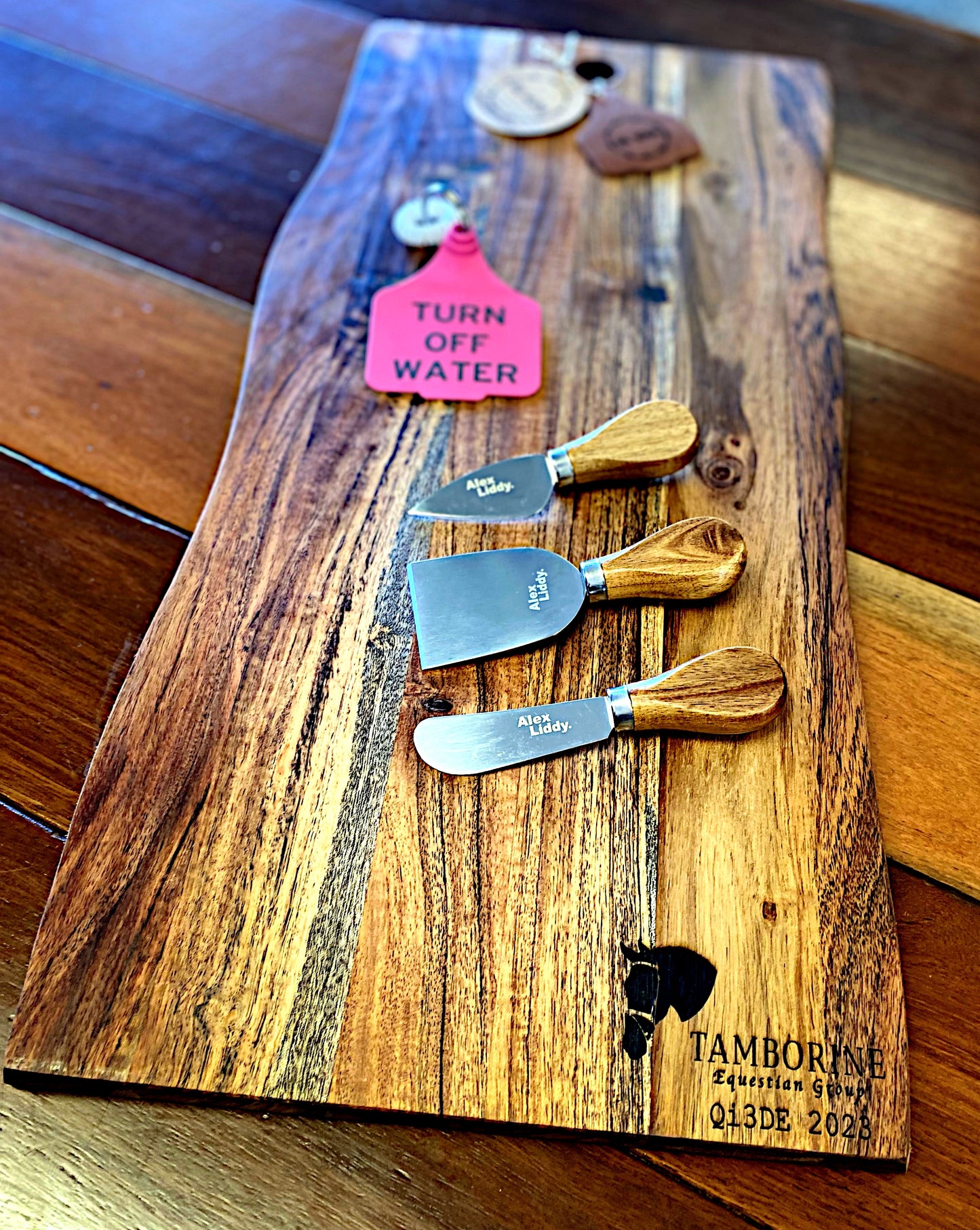 Custom Serving Boards - Rescue My Rugs