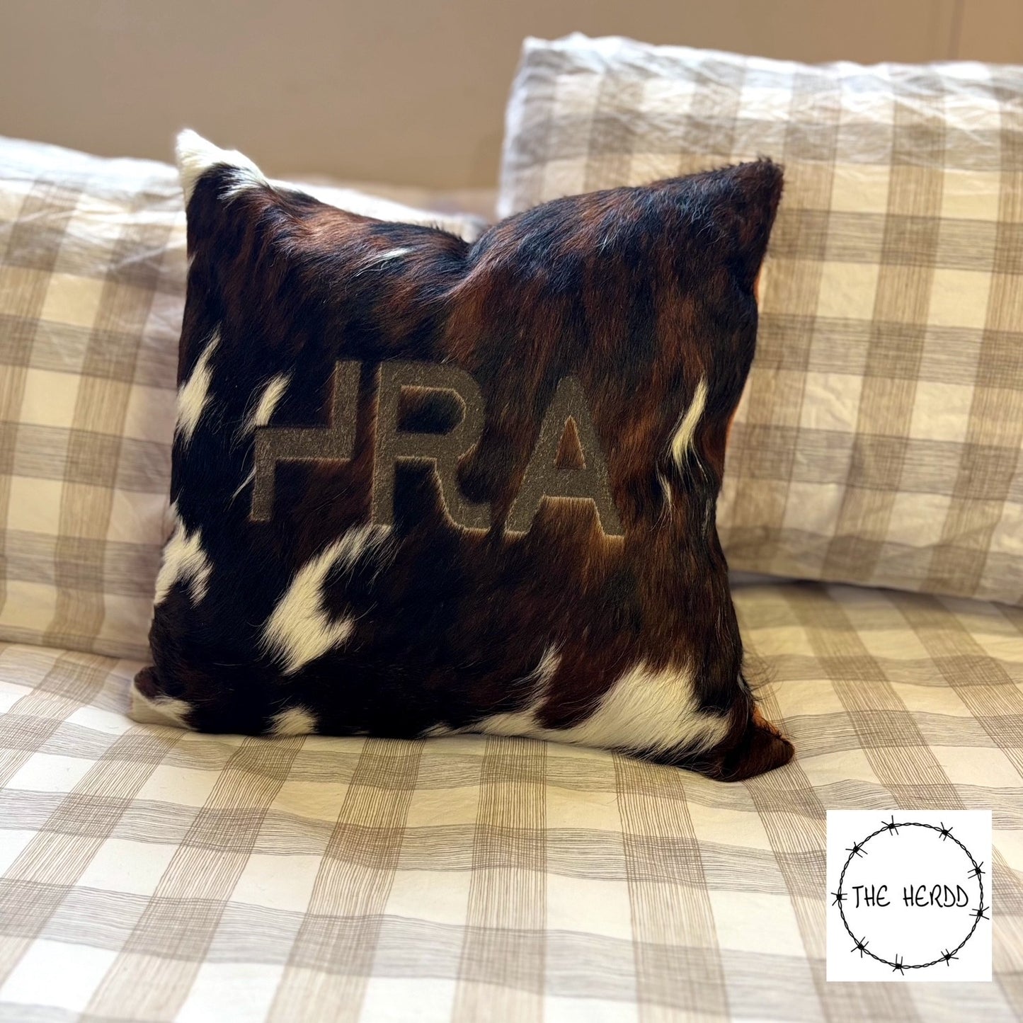 The Signature Hide Cushion